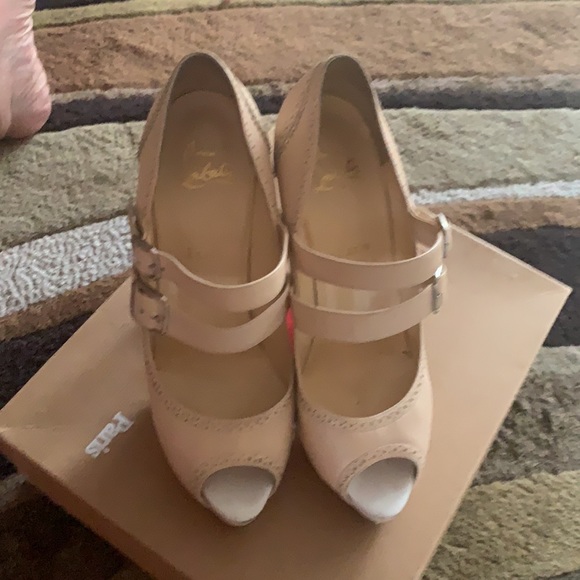 Slightly worn but in good condition - Picture 2 of 3